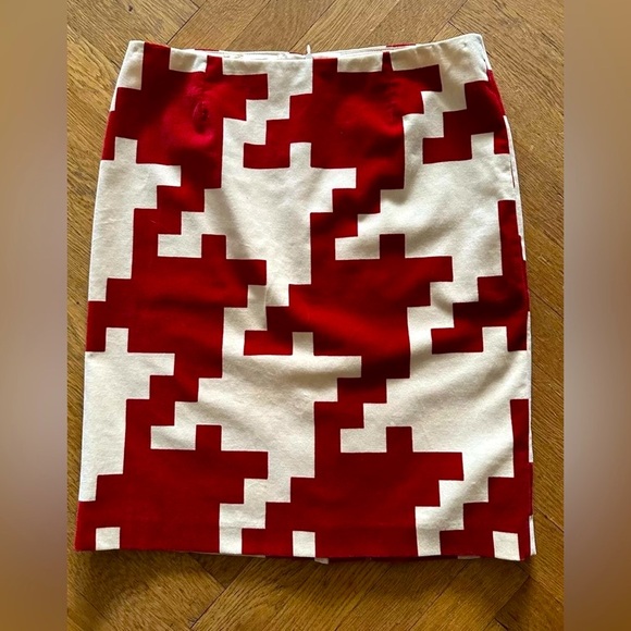 Trina Turk Los Angeles Abstract Red and Cream
Velveteen Stretch Skirt - Size 6 - Picture 1 of 5